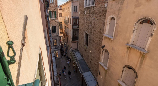 San Marco Prestige with Terrace by Wonderful Italy, Забронировать Апартаменты/квартира Сан-Марко Венеция, рядом с Gallerie dell' Accademia