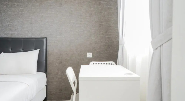 Compact and Monochrome Studio Room Bintaro Icon Apartment, Prenota Appartamento South Tangerang 
