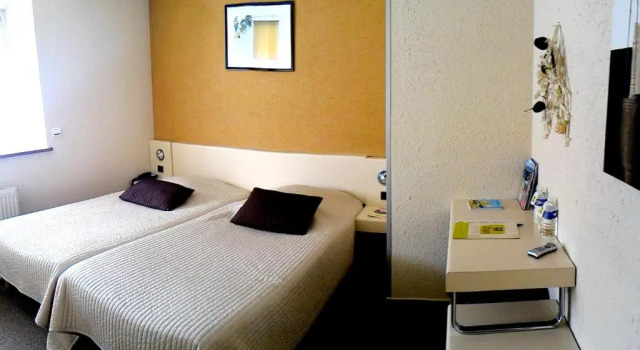 Двухместный номер Standard Logis Hôtel & Restaurant Arcombelle