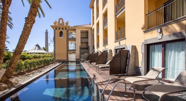 Номер Premium Unique Club at Lopesan Costa Meloneras Resort