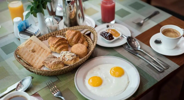 Полулюкс Inya Lake Hotel Yangon