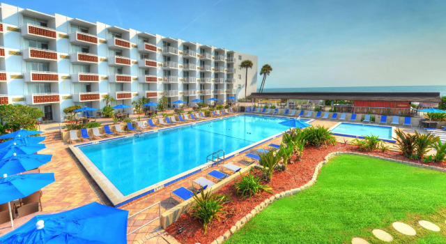 Четырёхместный номер Standard с красивым видом из окна Best Western Aku Tiki Inn