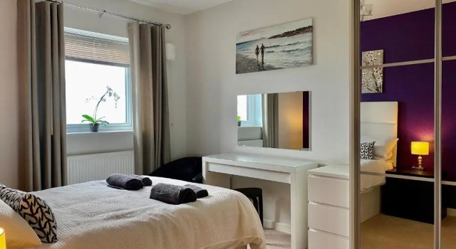Stunning Sea Views, luxury apartment beaches & restaurants are a short walk away
