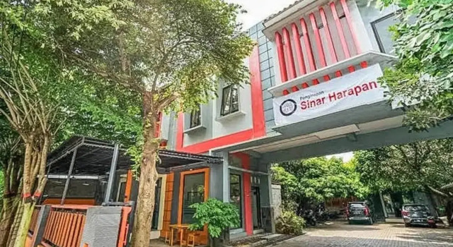 OYO 587 Penginapan Sinar Harapan