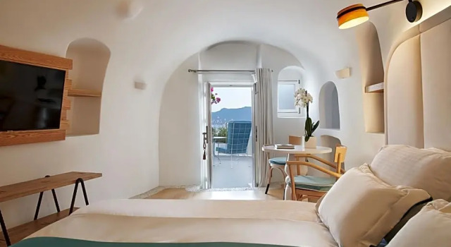 Полулюкс с видом на горы Kirini Suites & Spa Hotel