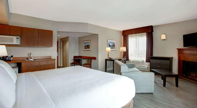 Двухместный люкс Days Inn & Suites by Wyndham Collingwood