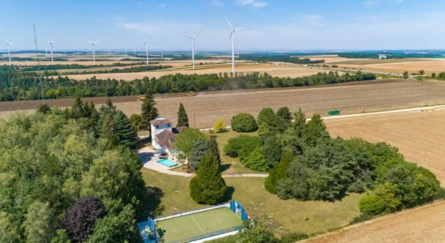 Вилла Crazy Villa Radar 89 - Heated pool - Multisports field - 2h Paris - 30p