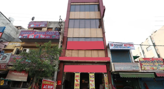 Hotel Rajwada, Забронировать Отель Гургаон 