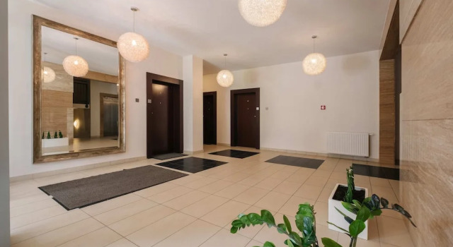 Modern Apartment Across the Ponds, Забронировать Апартаменты/квартира Апартаменты Влохи, Апартаменты/квартира