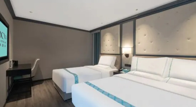 Люкс Deluxe XiAn Hotel (Guiyang Jiaxiu Tower Qingyun Market Branch)