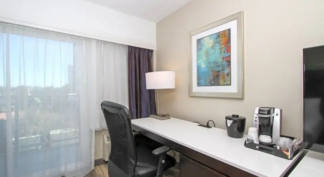 Двухместный номер Standard с балконом Holiday Inn Express San Diego Downtown by IHG