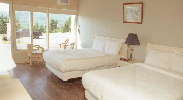 Четырёхместный номер Standard с видом на горы Travels Inn Victoria County