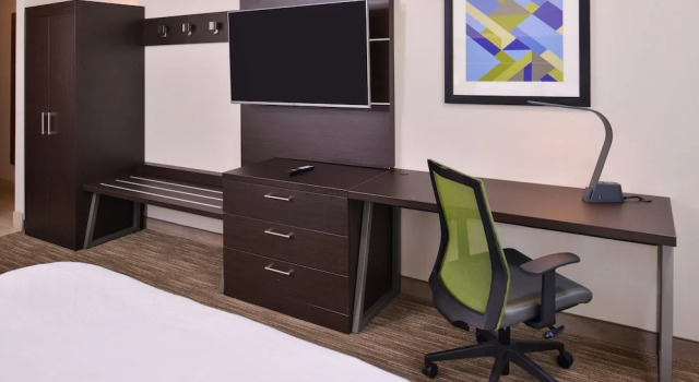 Двухместный люкс Holiday Inn Express & Suites Mall of America - MSP Airport by IHG