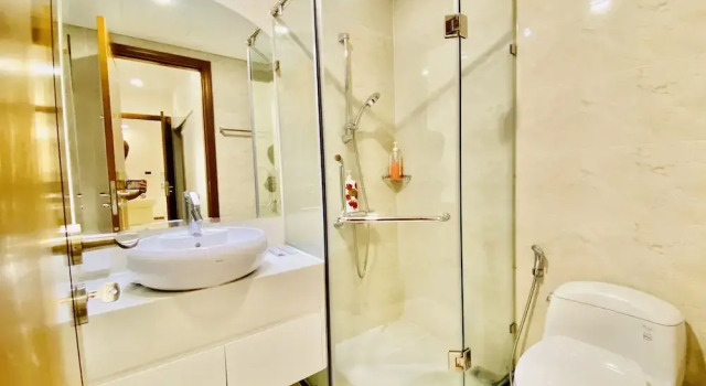 Апартаменты Deluxe c 1 комнатой с балконом и с видом на город Vinhomes Luxstay Apartment