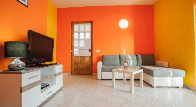 Apartments Lovic, Buchen Sie Ferienwohnung Hotels in Gespanschaft Split-Dalmatien mit Pool, Schwimmbad