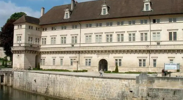 COLLEGIALE PROCHE CENTRE VILLE Home-One