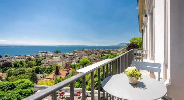 Двухместный номер Standard с балконом и с видом на озеро Hôtel Alpes & Lac