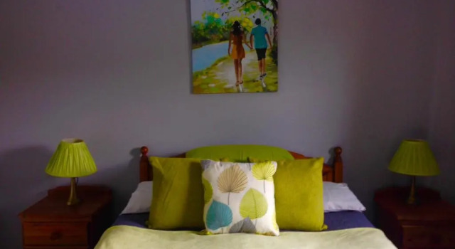 Коттедж Cottage 33 Old Killarney Village Killarney V93K66X 4 King Beds Sleeps 8 Sharing