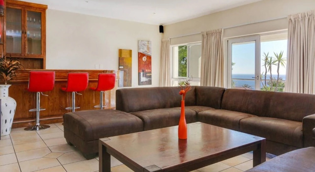 Spacious Family Home With sea Views Private Pool and Garden 100 Geneva, Забронировать Отель Отели Cape Peninsula 3 звезды, 3*