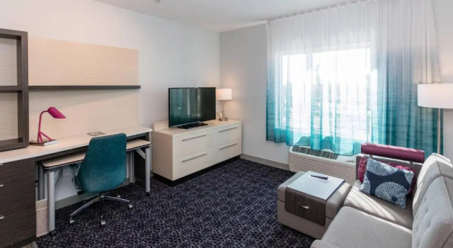 Четырёхместный люкс c 1 комнатой TownePlace Suites by Marriott Port St. Lucie I-95