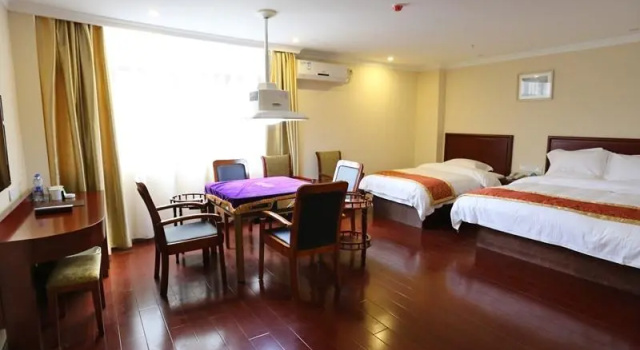 Семейный номер Standard GreenTree Inn Shangrao Yushan County Boshi Avenue Hotel