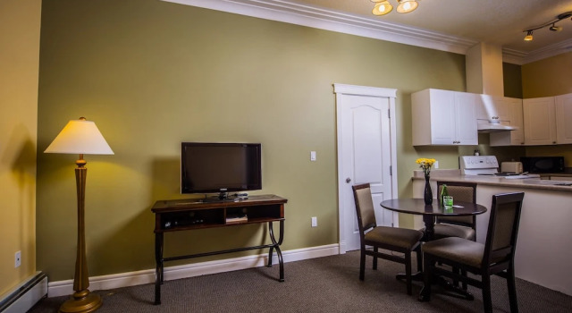 Люкс Stanton Suites Hotel Yellowknife