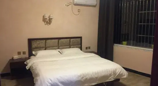 Hanyuan Guocheng Hotel, Prenota Hotel Hotel a Sichuan con parcheggio, Parcheggio