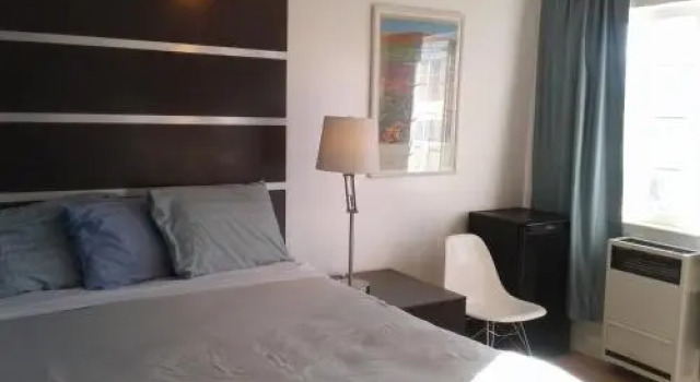 Reno 8 Motel