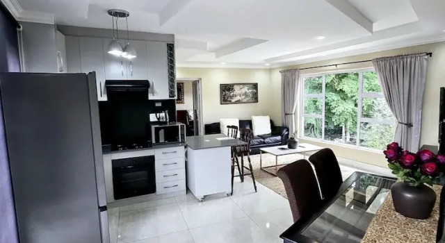 Апартаменты Presidential Waterfall City Guest Lodge