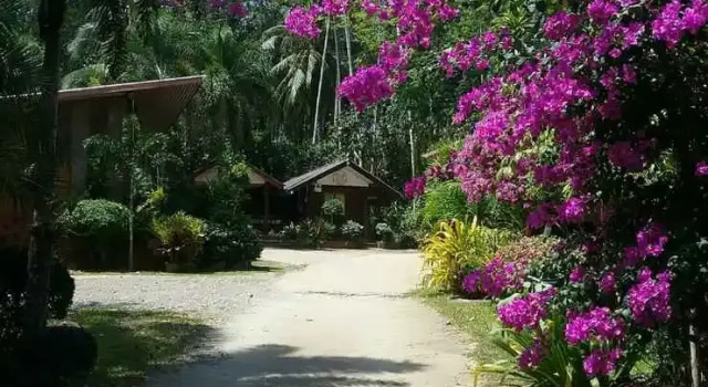 Baan Pak Rimkuen Resort