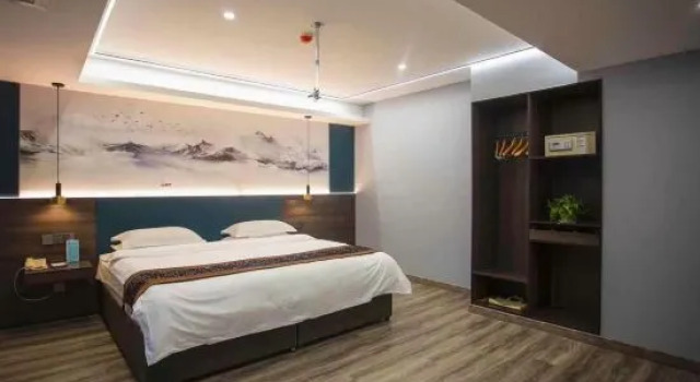 Люкс Deluxe Rising Dragon International Hotel