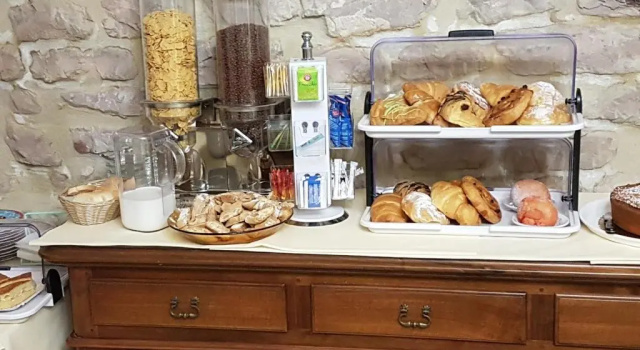 Hotel Ristorante Ponte San Vittorino, Varaa Hotelli Assisi Umbria
