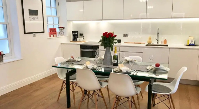Апартаменты AIRCON, LUXURY 2 BEDR, 3BEDS, 2 BATHR, COVENT GARDEN, Best Location