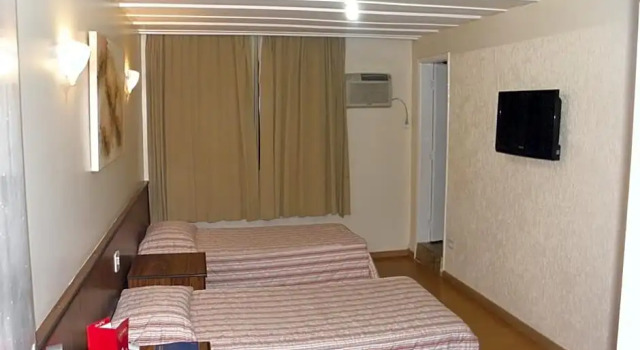 Номер Standard Hotel Econômico ao lado do Metrô