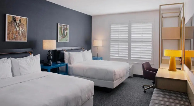 Четырёхместный номер Premium The Haywood, Tapestry Collection by Hilton