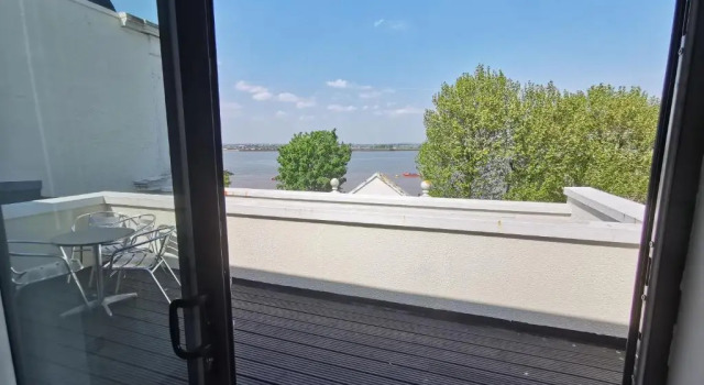 Апартаменты с видом на море The Clarendon Royal Hotel