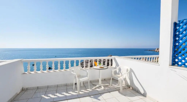 Номер Economy Castelia Bay Hotel