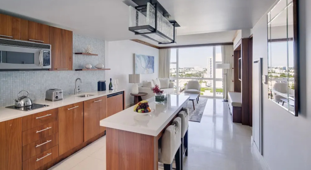 Двухместные апартаменты Luxury c 1 комнатой Carillon Miami Wellness Resort