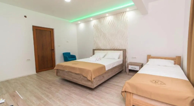 Royal Garden, Book Hotel Hoteller i Niksic med pool, Swimmingpool