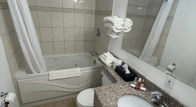 Двухместный номер Standard Super 8 by Wyndham Pembroke