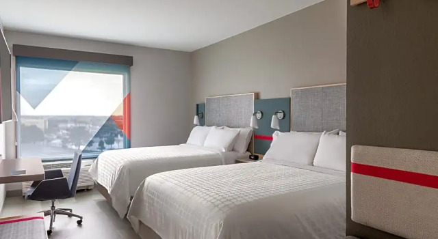 Четырёхместный номер Standard avid hotel Traverse City by IHG