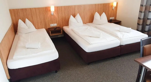 Номер Standard Sport Hotel Kenzingen inklusive Schwimmbad, Sauna und Frühstück nähe Europa-Park