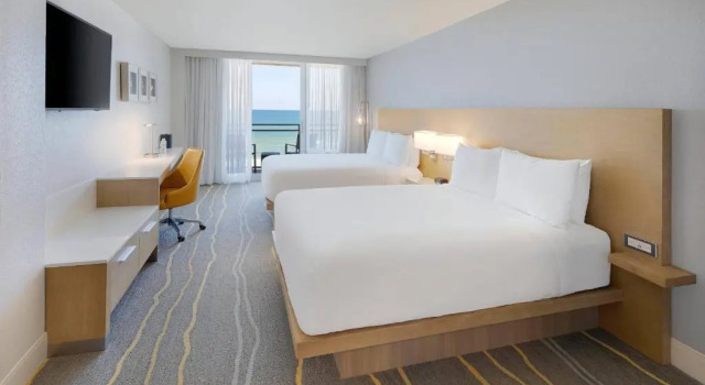 Двухместный номер Standard с балконом и oceanfront Delta Hotels by Marriott Daytona Beach Oceanfront