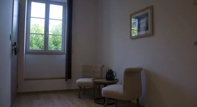 Aux Platanes, Prenota Hotel Poligny Giura
