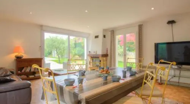 Holiday Home l'Oursinade, Забронировать Апартаменты/квартира Отели Сент-Максима с бассейном, Бассейн