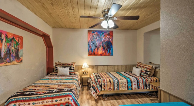 Lavish Ruidoso Condo w/ 2 Private Decks & Hot Tub!, Buchen Sie Ferienwohnung Ruidoso New Mexico