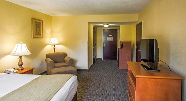 Трёхместный люкс Comfort Inn & Suites Jupiter I-95