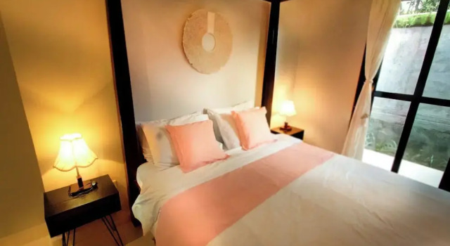 3 BR luxury beachfront with private pool, Rezervovat Vila Chaty v Bali, Chalupa