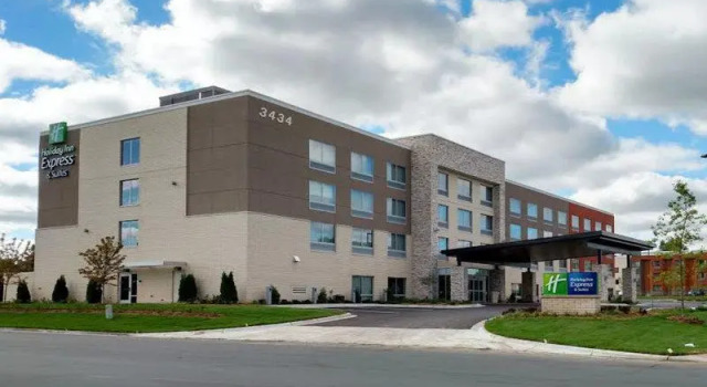 Люкс с 2 комнатами Holiday Inn Express & Suites Eagan - Minneapolis Area by IHG