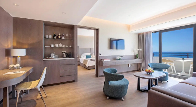 Люкс Luxury с видом на море Amathus Beach Hotel Limassol